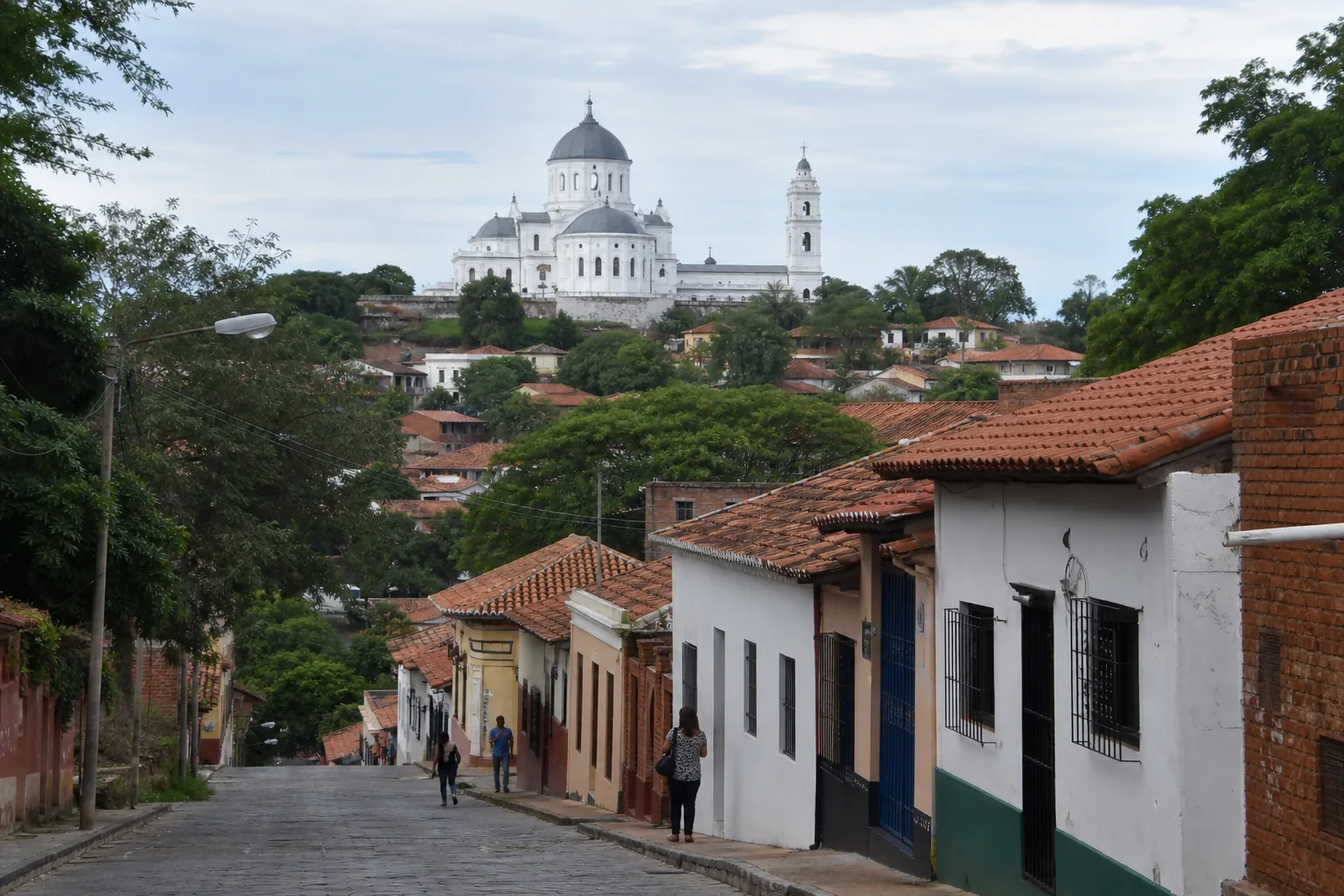 Caacupé cidade (não a romaria): dia combinado com San Bernardino, Paraguai